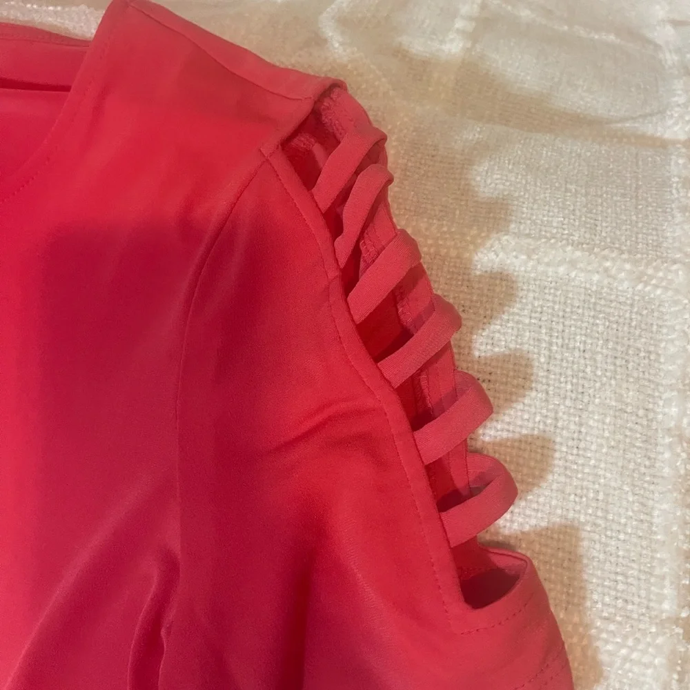 MICHAEL Michael Kors Coral Short Sleeve Top - Picture 2 of 5